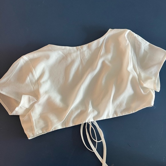 Tiger Mist Cream Tie-Front Crop Top - Picture 3 of 4